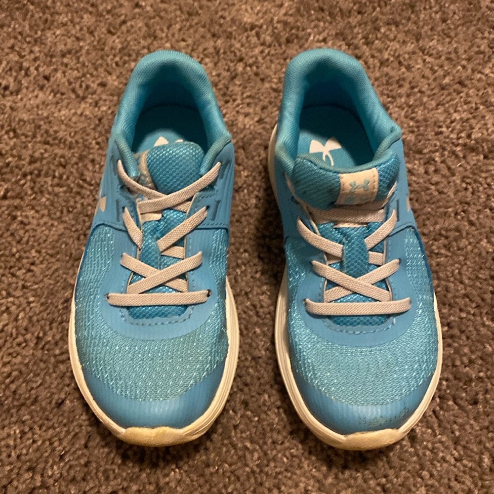 Size 12 Under Armour tennis shoes